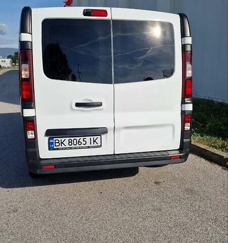 Белый Рено Трафик, объемом двигателя 2 л и пробегом 162 тыс. км за 26000 $, фото 7 на Automoto.ua