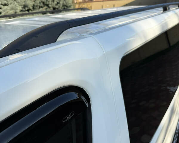 Белый Рено Трафик, объемом двигателя 2 л и пробегом 107 тыс. км за 24500 $, фото 11 на Automoto.ua