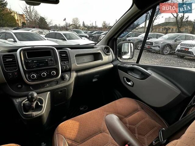 Белый Рено Трафик, объемом двигателя 1.6 л и пробегом 227 тыс. км за 17700 $, фото 22 на Automoto.ua