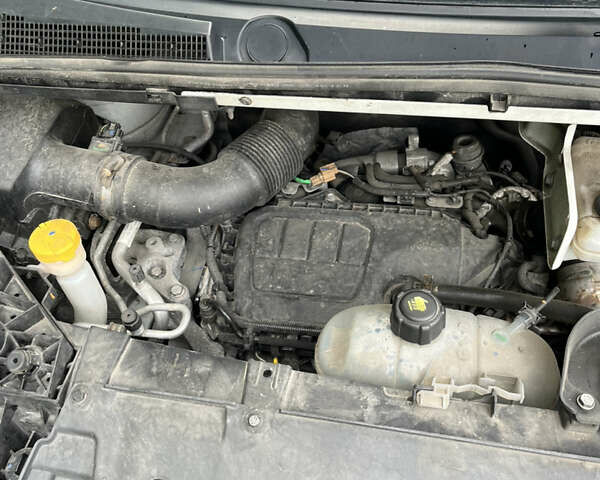 Белый Рено Трафик, объемом двигателя 1.6 л и пробегом 177 тыс. км за 18999 $, фото 75 на Automoto.ua