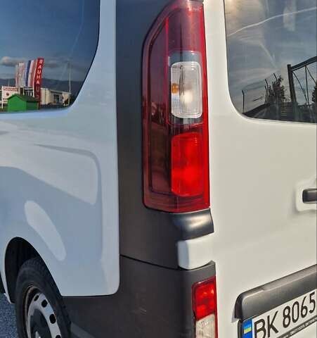 Белый Рено Трафик, объемом двигателя 2 л и пробегом 162 тыс. км за 26000 $, фото 6 на Automoto.ua