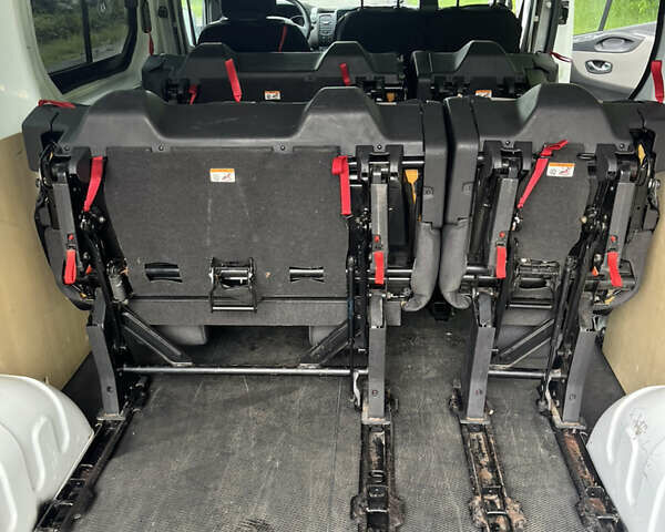 Белый Рено Трафик, объемом двигателя 1.6 л и пробегом 177 тыс. км за 18999 $, фото 63 на Automoto.ua