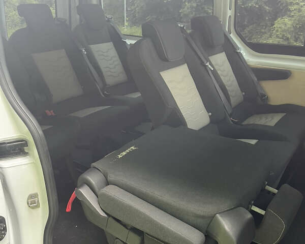 Белый Рено Трафик, объемом двигателя 1.6 л и пробегом 177 тыс. км за 18999 $, фото 55 на Automoto.ua