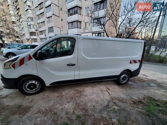 Белый Рено Трафик, объемом двигателя 1.6 л и пробегом 184 тыс. км за 15100 $, фото 2 на Automoto.ua