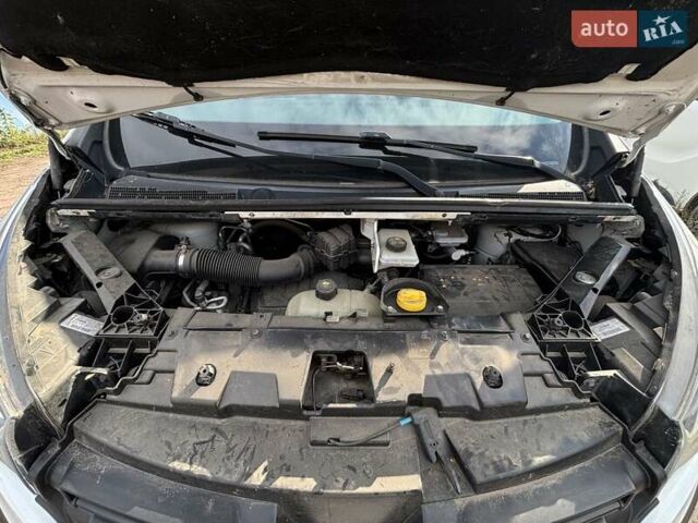 Білий Рено Трафік, об'ємом двигуна 1.6 л та пробігом 195 тис. км за 21300 $, фото 9 на Automoto.ua