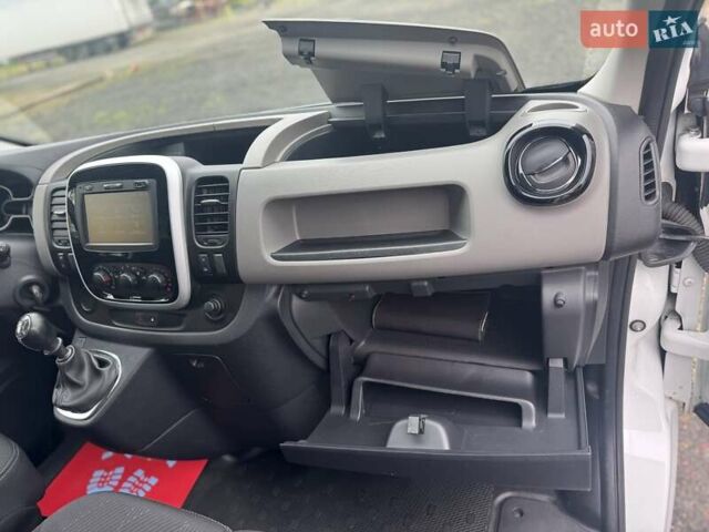 Білий Рено Трафік, об'ємом двигуна 1.6 л та пробігом 227 тис. км за 14000 $, фото 37 на Automoto.ua