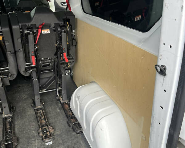 Белый Рено Трафик, объемом двигателя 1.6 л и пробегом 177 тыс. км за 18999 $, фото 67 на Automoto.ua