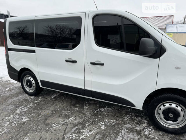 Белый Рено Трафик, объемом двигателя 1.6 л и пробегом 190 тыс. км за 14299 $, фото 4 на Automoto.ua