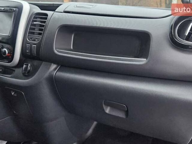 Білий Рено Трафік, об'ємом двигуна 2 л та пробігом 123 тис. км за 17900 $, фото 8 на Automoto.ua