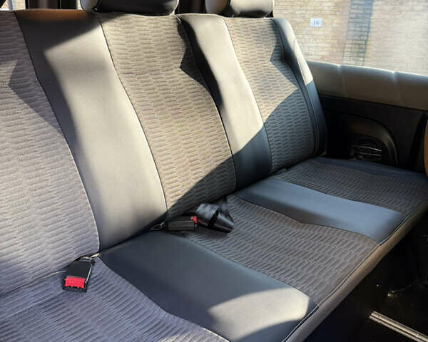 Белый Рено Трафик, объемом двигателя 2 л и пробегом 107 тыс. км за 24500 $, фото 23 на Automoto.ua