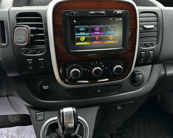 Белый Рено Трафик, объемом двигателя 2 л и пробегом 231 тыс. км за 25700 $, фото 36 на Automoto.ua