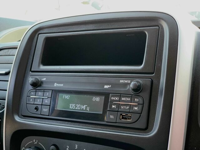 Белый Рено Трафик, объемом двигателя 1.6 л и пробегом 246 тыс. км за 17955 $, фото 17 на Automoto.ua