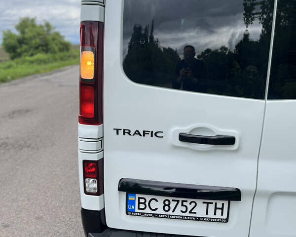 Белый Рено Трафик, объемом двигателя 1.6 л и пробегом 177 тыс. км за 18999 $, фото 10 на Automoto.ua