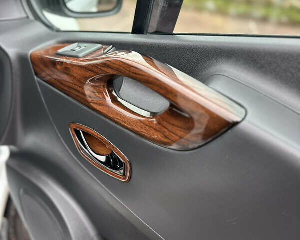 Белый Рено Трафик, объемом двигателя 2 л и пробегом 231 тыс. км за 25700 $, фото 31 на Automoto.ua