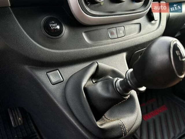 Белый Рено Трафик, объемом двигателя 1.6 л и пробегом 227 тыс. км за 17700 $, фото 26 на Automoto.ua