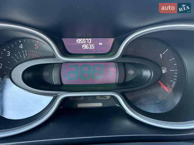 Белый Рено Трафик, объемом двигателя 2 л и пробегом 195 тыс. км за 16800 $, фото 21 на Automoto.ua