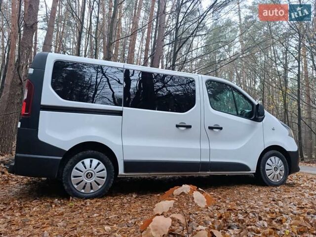 Белый Рено Трафик, объемом двигателя 1.6 л и пробегом 263 тыс. км за 15999 $, фото 49 на Automoto.ua