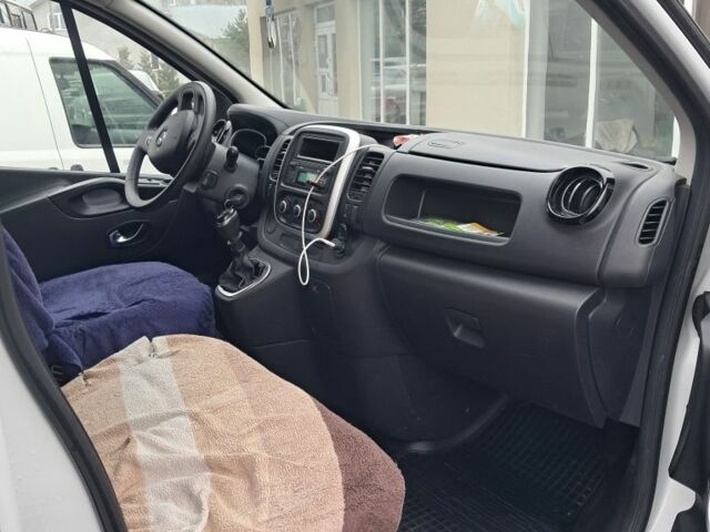 Білий Рено Трафік, об'ємом двигуна 2 л та пробігом 184 тис. км за 17500 $, фото 5 на Automoto.ua