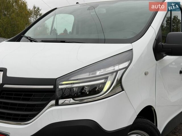 Белый Рено Трафик, объемом двигателя 2 л и пробегом 113 тыс. км за 17500 $, фото 32 на Automoto.ua