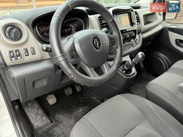 Белый Рено Трафик, объемом двигателя 1.6 л и пробегом 264 тыс. км за 18800 $, фото 45 на Automoto.ua
