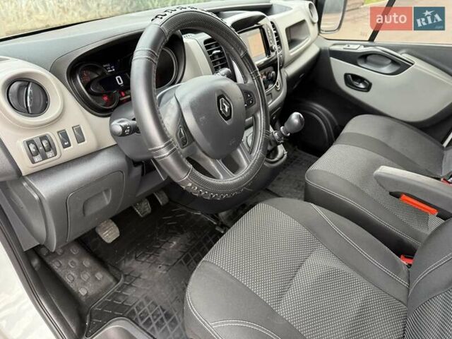 Белый Рено Трафик, объемом двигателя 1.6 л и пробегом 264 тыс. км за 18800 $, фото 43 на Automoto.ua