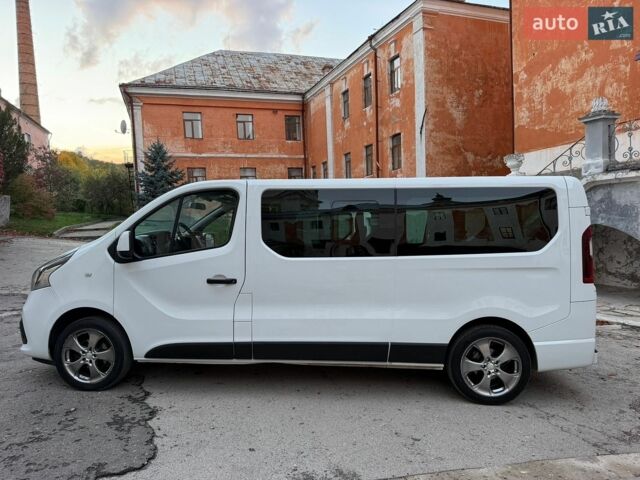 Белый Рено Трафик, объемом двигателя 1.6 л и пробегом 213 тыс. км за 17199 $, фото 4 на Automoto.ua