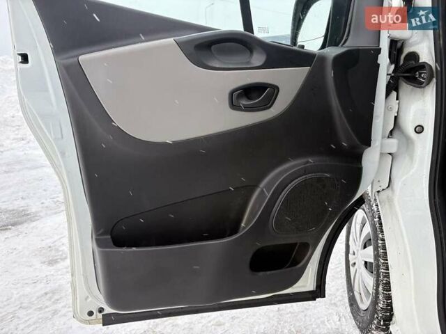 Белый Рено Трафик, объемом двигателя 1.6 л и пробегом 151 тыс. км за 17990 $, фото 12 на Automoto.ua