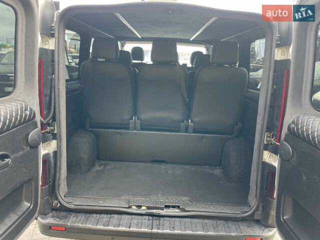 Білий Рено Трафік, об'ємом двигуна 1.6 л та пробігом 231 тис. км за 17000 $, фото 6 на Automoto.ua