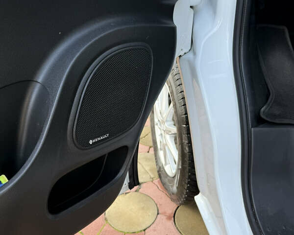 Белый Рено Трафик, объемом двигателя 2 л и пробегом 107 тыс. км за 24500 $, фото 13 на Automoto.ua