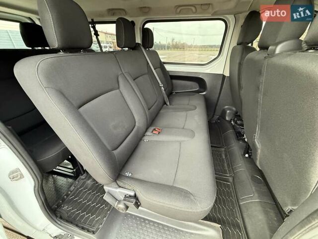 Белый Рено Трафик, объемом двигателя 1.6 л и пробегом 264 тыс. км за 18800 $, фото 57 на Automoto.ua