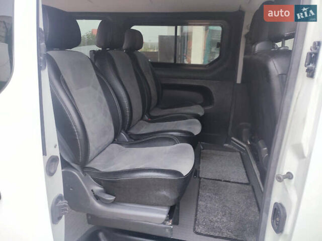 Белый Рено Трафик, объемом двигателя 1.6 л и пробегом 132 тыс. км за 19600 $, фото 3 на Automoto.ua