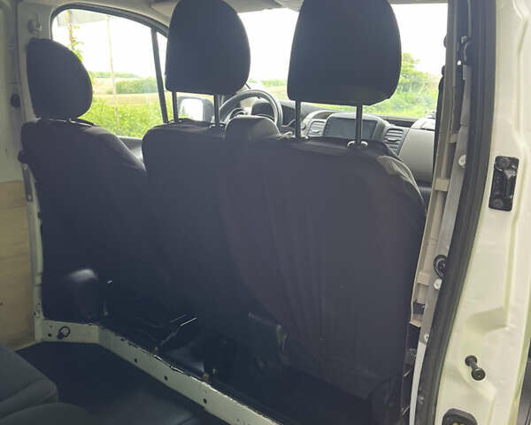 Белый Рено Трафик, объемом двигателя 1.6 л и пробегом 177 тыс. км за 18999 $, фото 54 на Automoto.ua