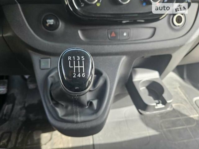 Белый Рено Трафик, объемом двигателя 2 л и пробегом 140 тыс. км за 15600 $, фото 10 на Automoto.ua