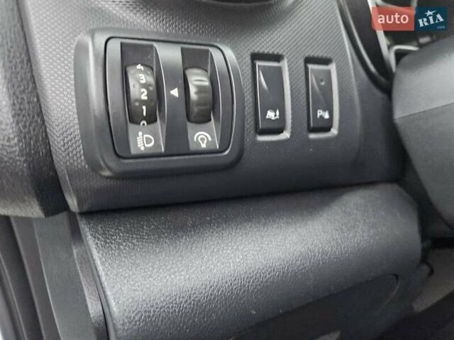 Білий Рено Трафік, об'ємом двигуна 2 л та пробігом 123 тис. км за 17900 $, фото 12 на Automoto.ua