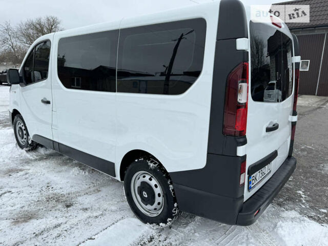 Белый Рено Трафик, объемом двигателя 1.6 л и пробегом 190 тыс. км за 14299 $, фото 5 на Automoto.ua