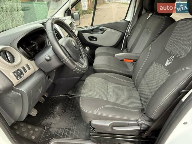 Белый Рено Трафик, объемом двигателя 1.6 л и пробегом 264 тыс. км за 18800 $, фото 40 на Automoto.ua