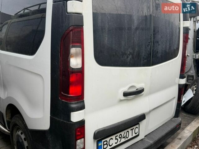 Білий Рено Трафік, об'ємом двигуна 2 л та пробігом 160 тис. км за 8500 $, фото 1 на Automoto.ua