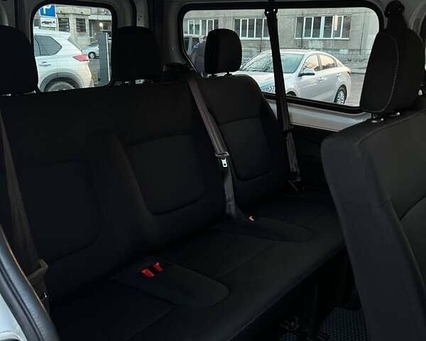 Белый Рено Трафик, объемом двигателя 1.6 л и пробегом 152 тыс. км за 19500 $, фото 7 на Automoto.ua