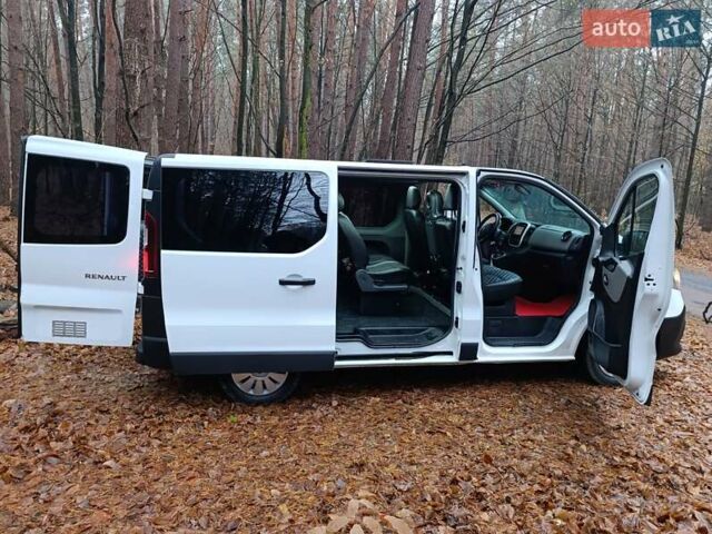 Белый Рено Трафик, объемом двигателя 1.6 л и пробегом 263 тыс. км за 15999 $, фото 7 на Automoto.ua
