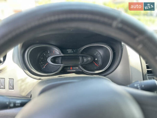 Белый Рено Трафик, объемом двигателя 1.6 л и пробегом 132 тыс. км за 19600 $, фото 14 на Automoto.ua