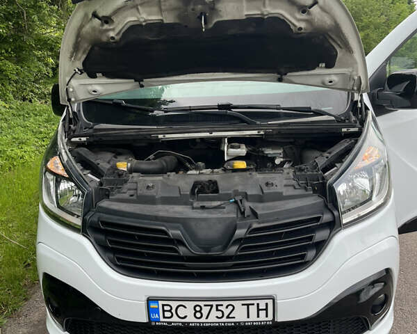 Белый Рено Трафик, объемом двигателя 1.6 л и пробегом 177 тыс. км за 18999 $, фото 72 на Automoto.ua