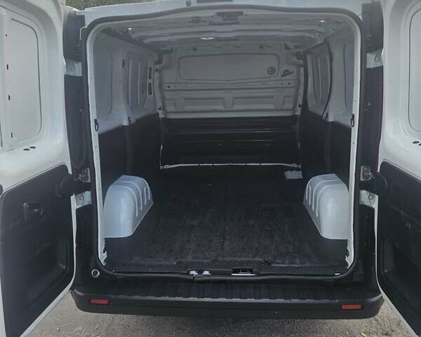 Белый Рено Трафик, объемом двигателя 1.6 л и пробегом 122 тыс. км за 16000 $, фото 17 на Automoto.ua