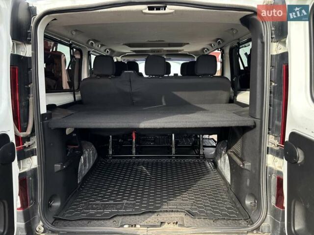 Білий Рено Трафік, об'ємом двигуна 1.6 л та пробігом 195 тис. км за 21300 $, фото 8 на Automoto.ua