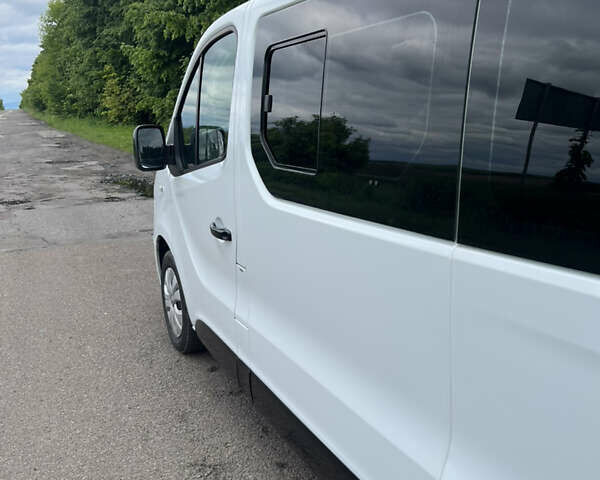 Белый Рено Трафик, объемом двигателя 1.6 л и пробегом 177 тыс. км за 18999 $, фото 14 на Automoto.ua