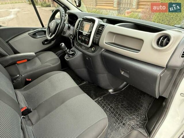 Белый Рено Трафик, объемом двигателя 1.6 л и пробегом 264 тыс. км за 18800 $, фото 51 на Automoto.ua