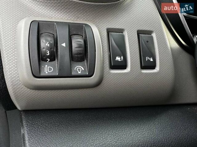 Белый Рено Трафик, объемом двигателя 1.6 л и пробегом 227 тыс. км за 17700 $, фото 27 на Automoto.ua