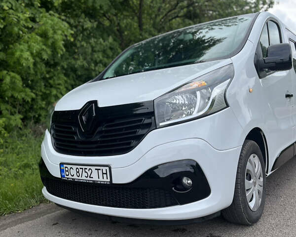 Белый Рено Трафик, объемом двигателя 1.6 л и пробегом 177 тыс. км за 18999 $, фото 18 на Automoto.ua