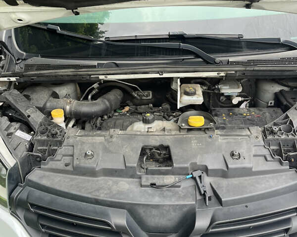 Белый Рено Трафик, объемом двигателя 1.6 л и пробегом 177 тыс. км за 18999 $, фото 73 на Automoto.ua