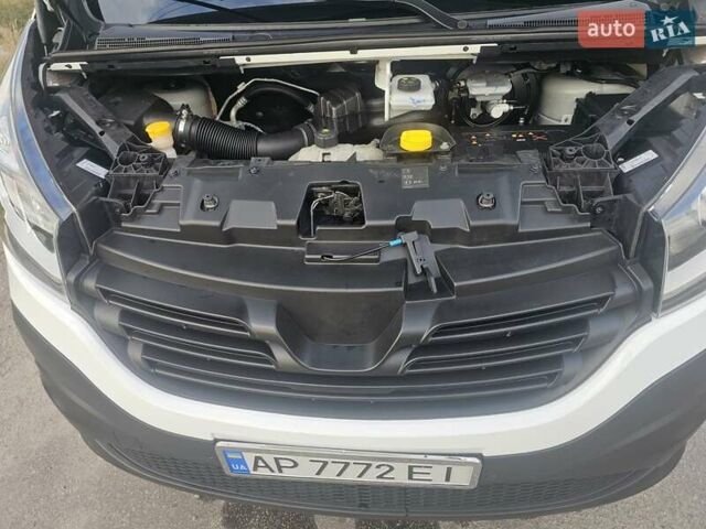 Белый Рено Трафик, объемом двигателя 1.6 л и пробегом 122 тыс. км за 16000 $, фото 31 на Automoto.ua