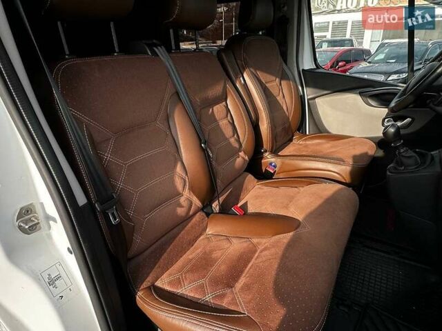 Белый Рено Трафик, объемом двигателя 1.6 л и пробегом 227 тыс. км за 17700 $, фото 15 на Automoto.ua